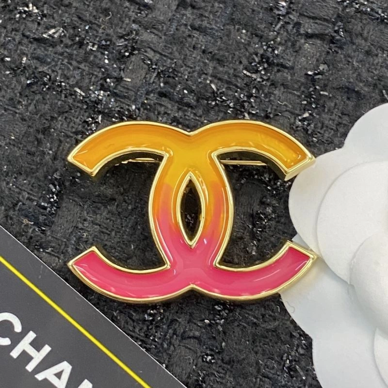 Chanel Brooches Resilient 230872
