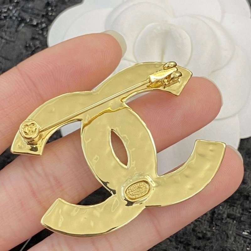 Chanel Brooches Resilient 230872