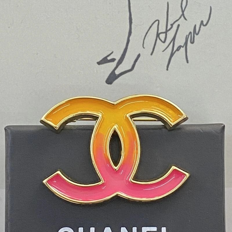 Chanel Brooches Resilient 230872