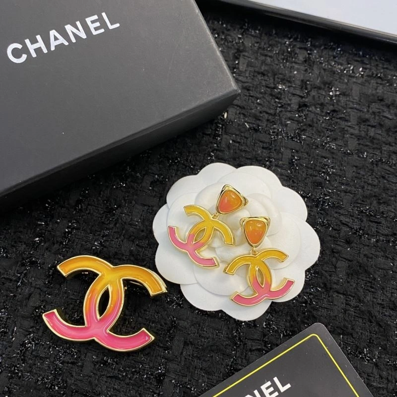 Chanel Brooches Resilient 230872