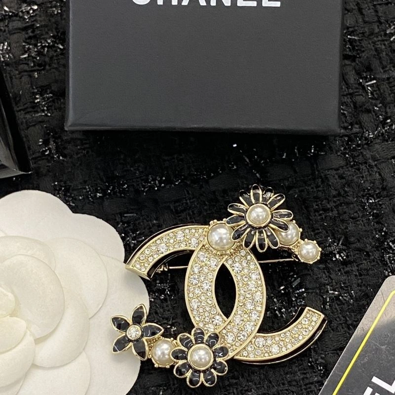 EyeCatching Chanel Brooches 230851