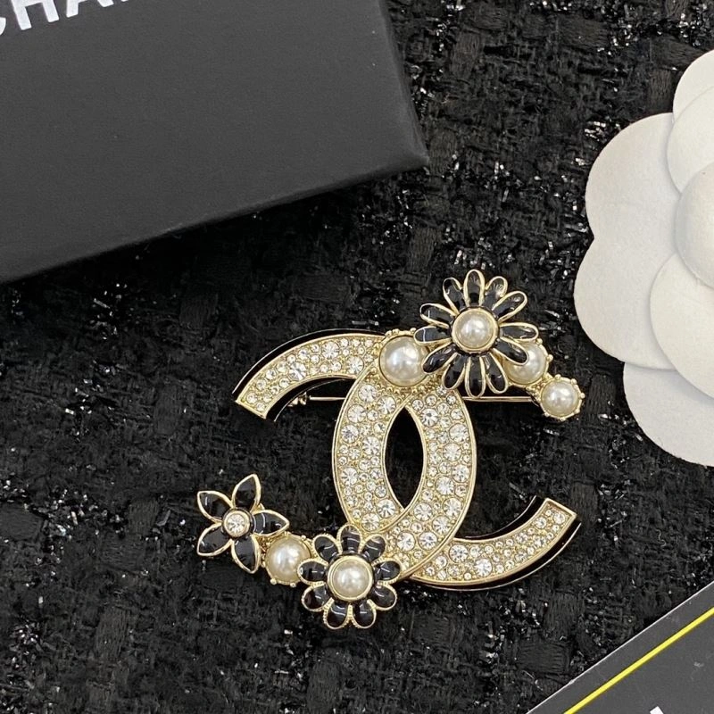 EyeCatching Chanel Brooches 230851