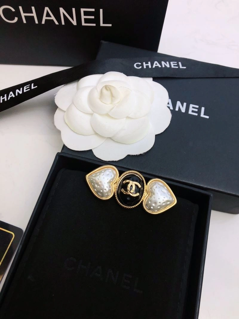 Chanel Brooches Breathable 230937