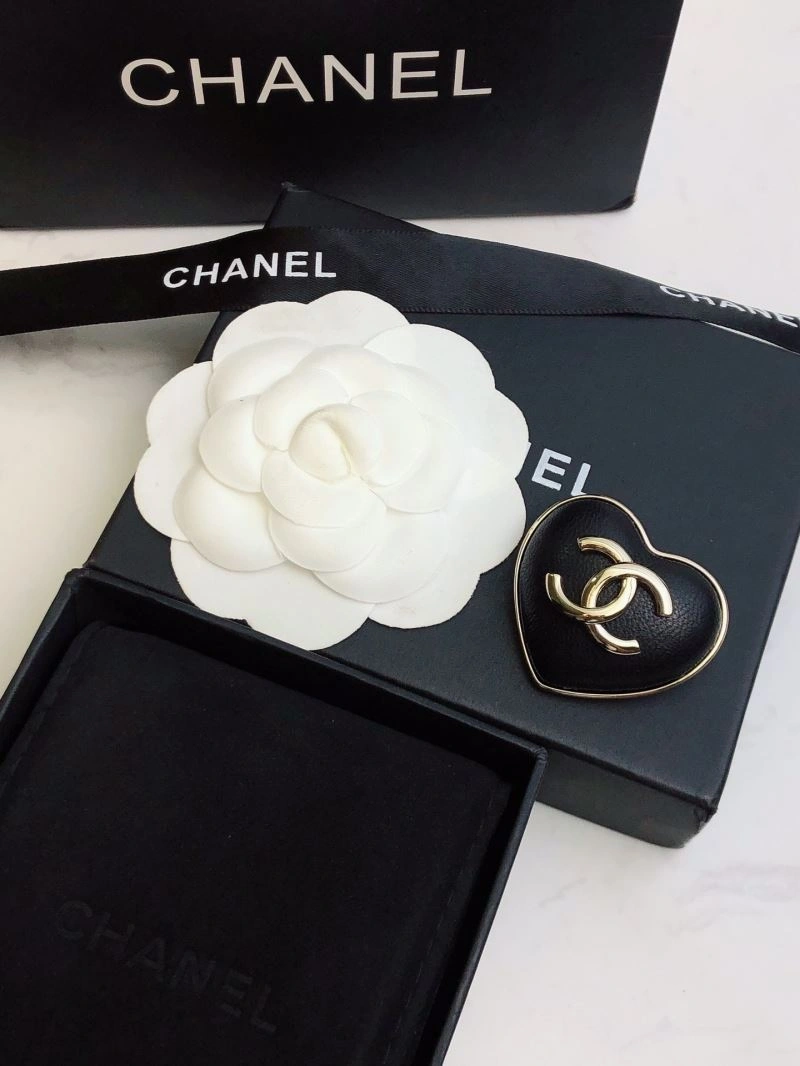 TimelessDesign Chanel Brooches 230826
