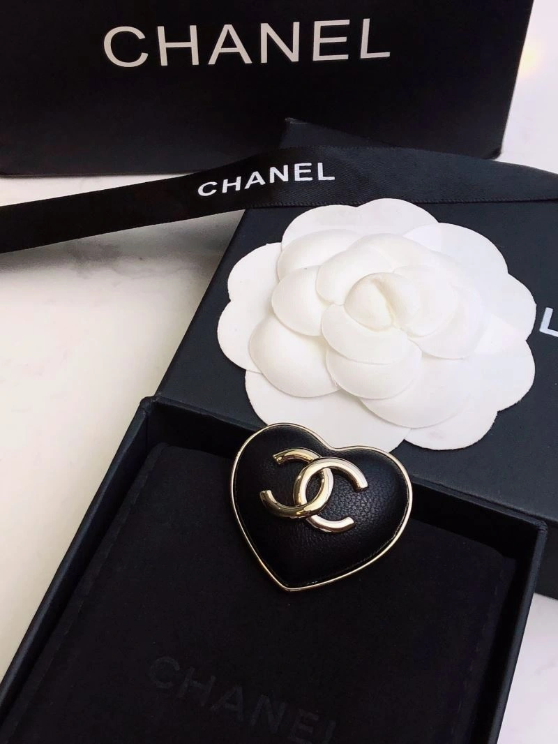 TimelessDesign Chanel Brooches 230826