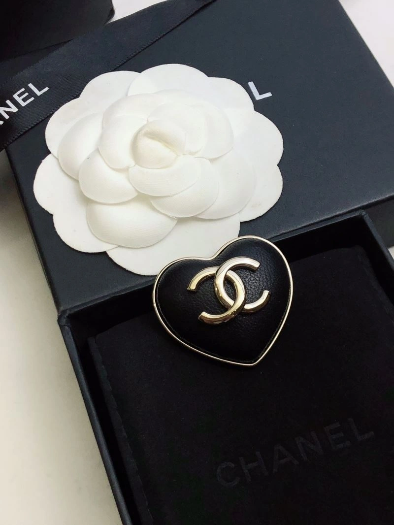 TimelessDesign Chanel Brooches 230826