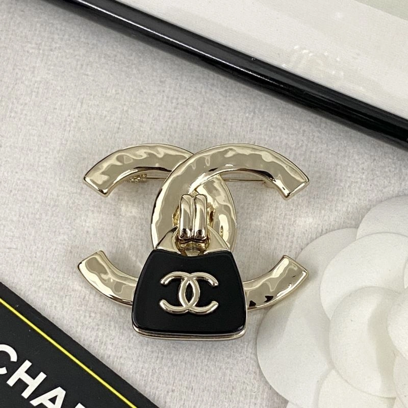 MoistureWicking Chanel Brooches 230849