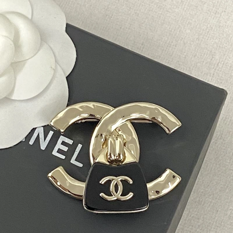 MoistureWicking Chanel Brooches 230849