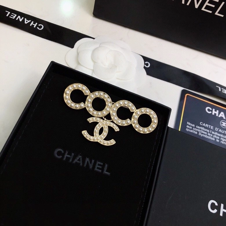 Chanel Brooches Resilient 230781