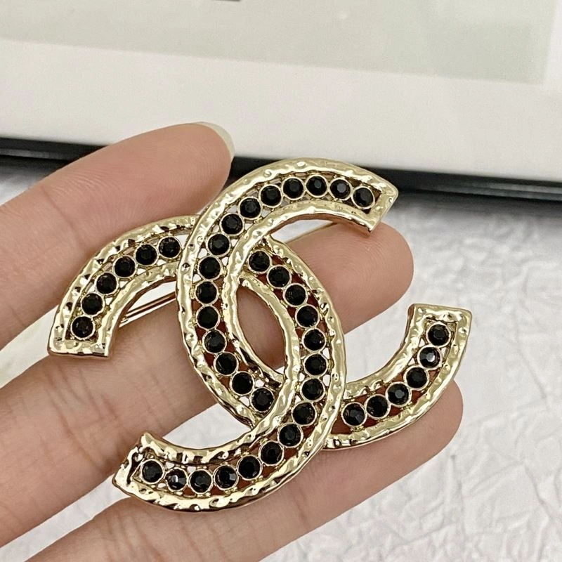 QuickDry Chanel Brooches 230784