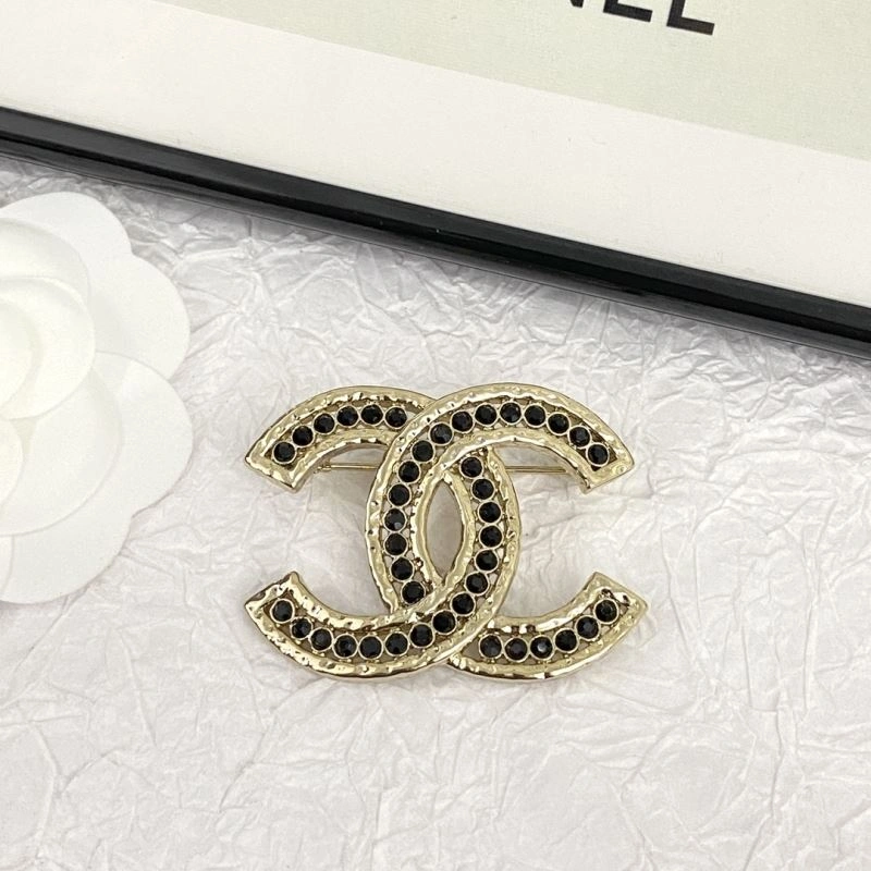 QuickDry Chanel Brooches 230784
