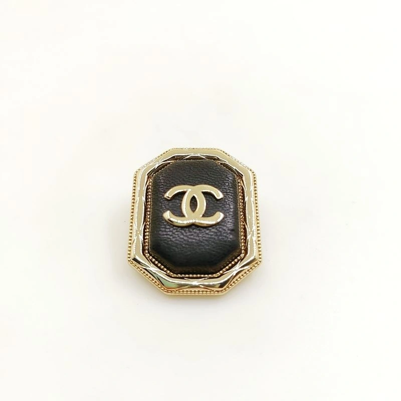 FlexibleFit Chanel Brooches 230810