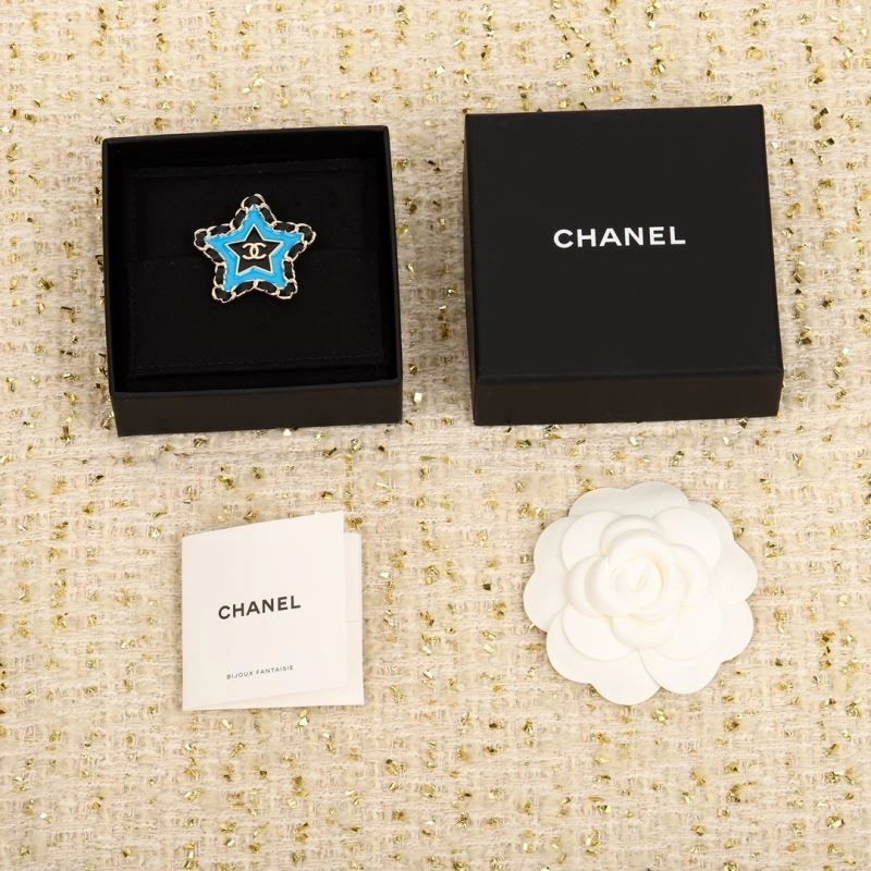 QuickDry Chanel Brooches 230764
