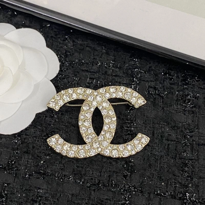 Fashionable Chanel Brooches 232378