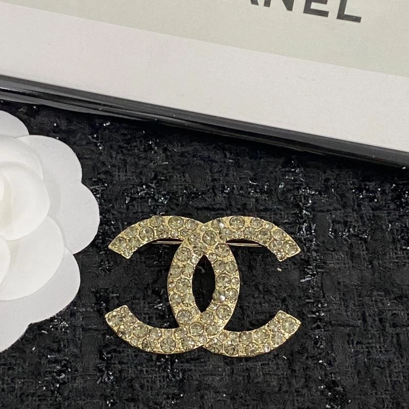Fashionable Chanel Brooches 232378