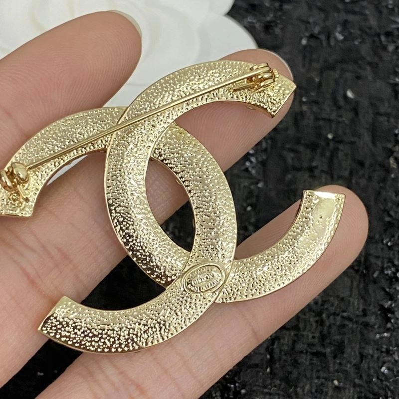 Fashionable Chanel Brooches 232378