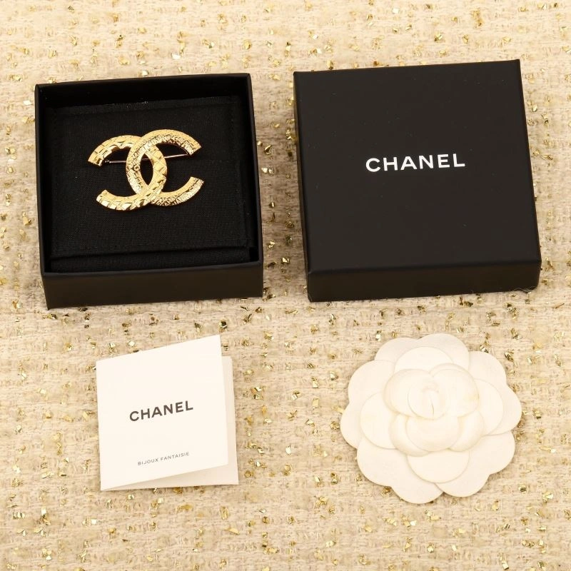 Flexible Chanel Brooches 232383