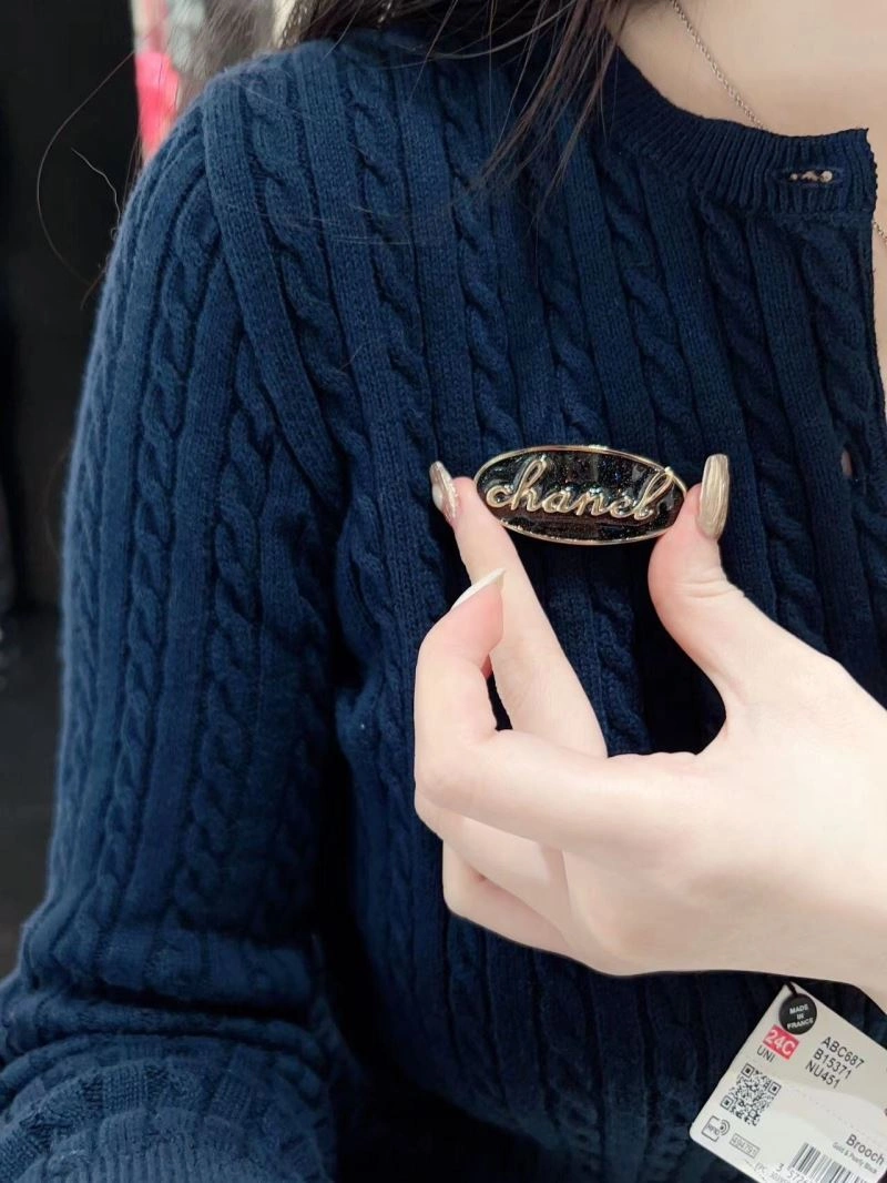 Chanel Brooches BestValue 232365