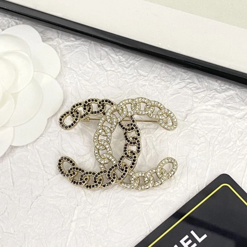 Sleek Chanel Brooches 232363