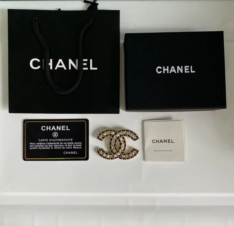Chanel Brooches TechFriendly 232359