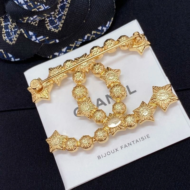 Affordable Chanel Brooches 232375
