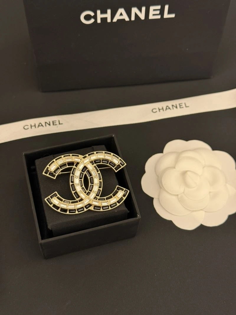 Chanel Brooches Comfortable 232345