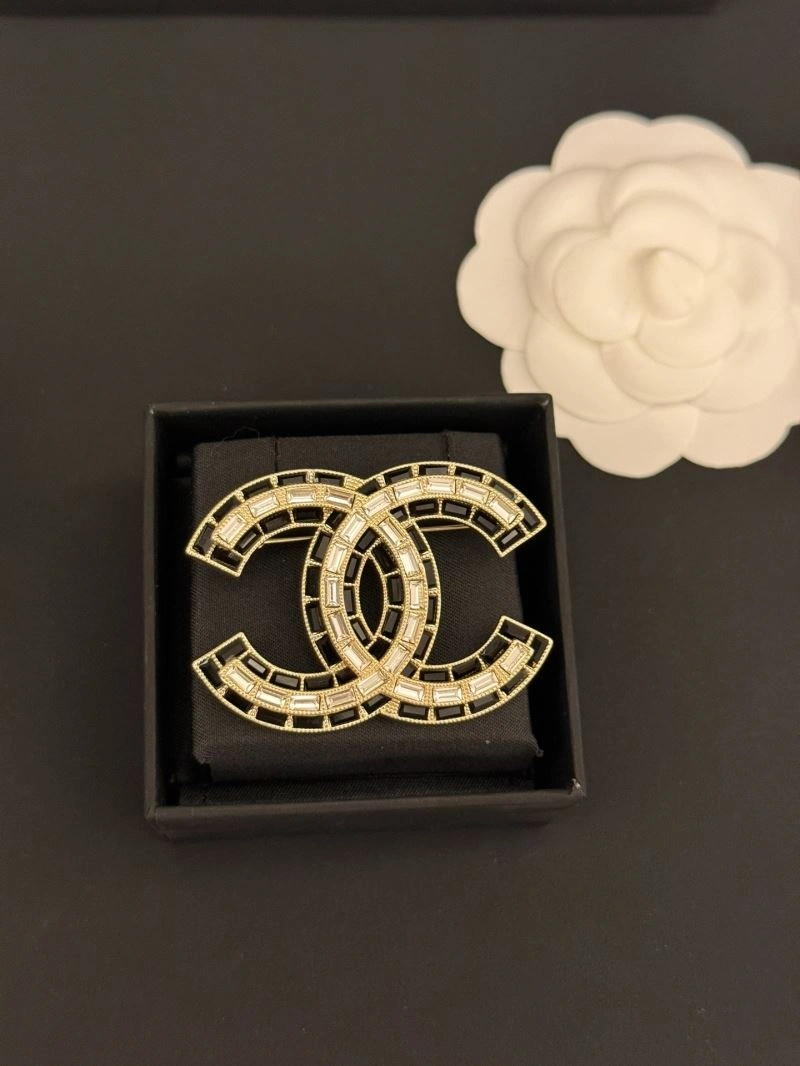 Chanel Brooches Comfortable 232345