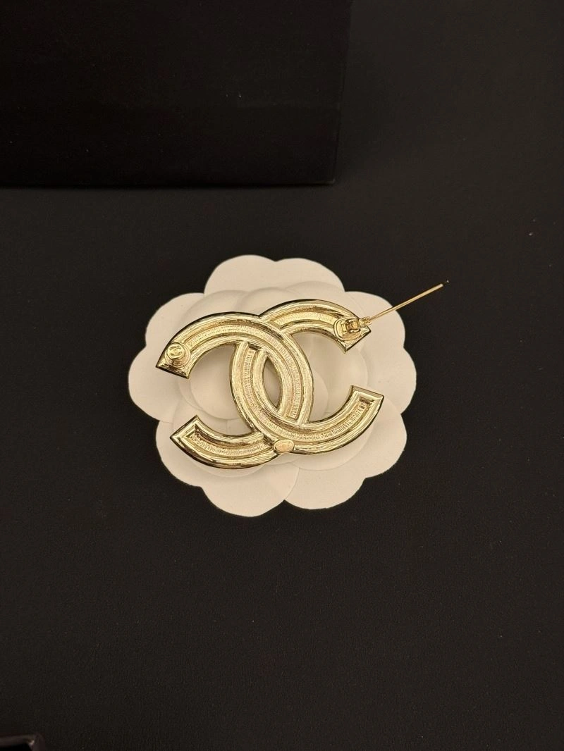 Chanel Brooches Comfortable 232345