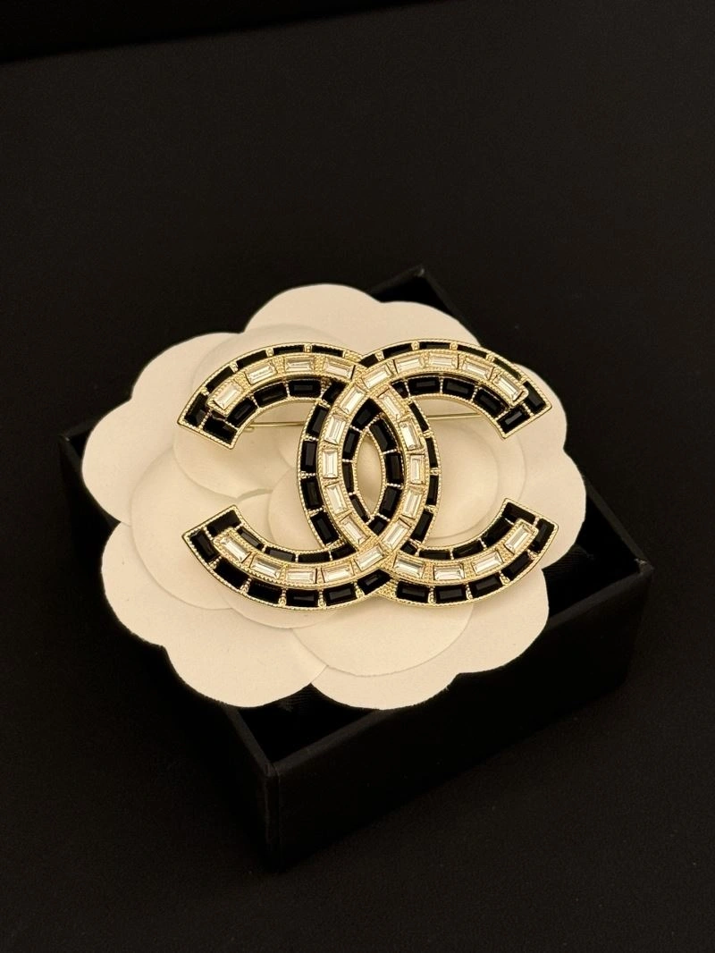 Chanel Brooches Comfortable 232345