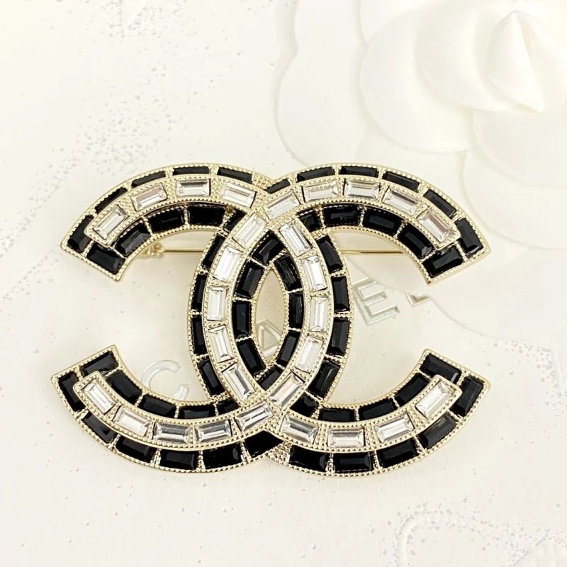 Chanel Brooches Packable 232350