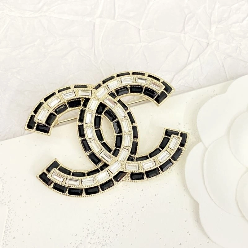 Chanel Brooches Packable 232350