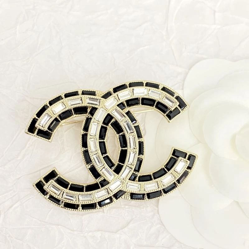 Chanel Brooches Packable 232350