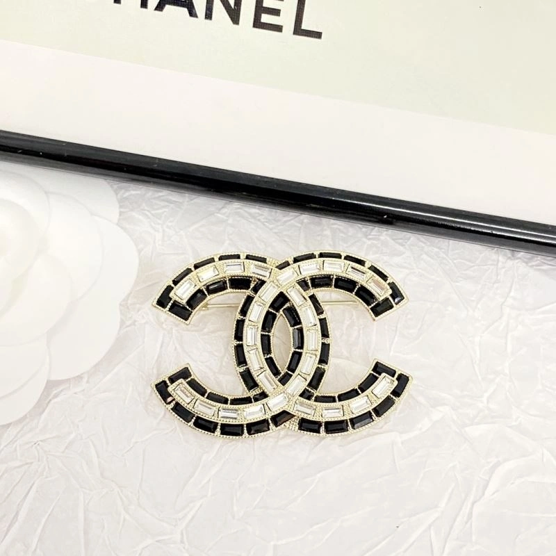 Chanel Brooches Packable 232350