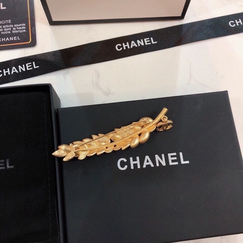 Durable Chanel Brooches 232351