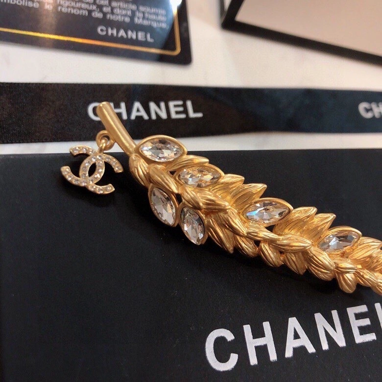Durable Chanel Brooches 232351