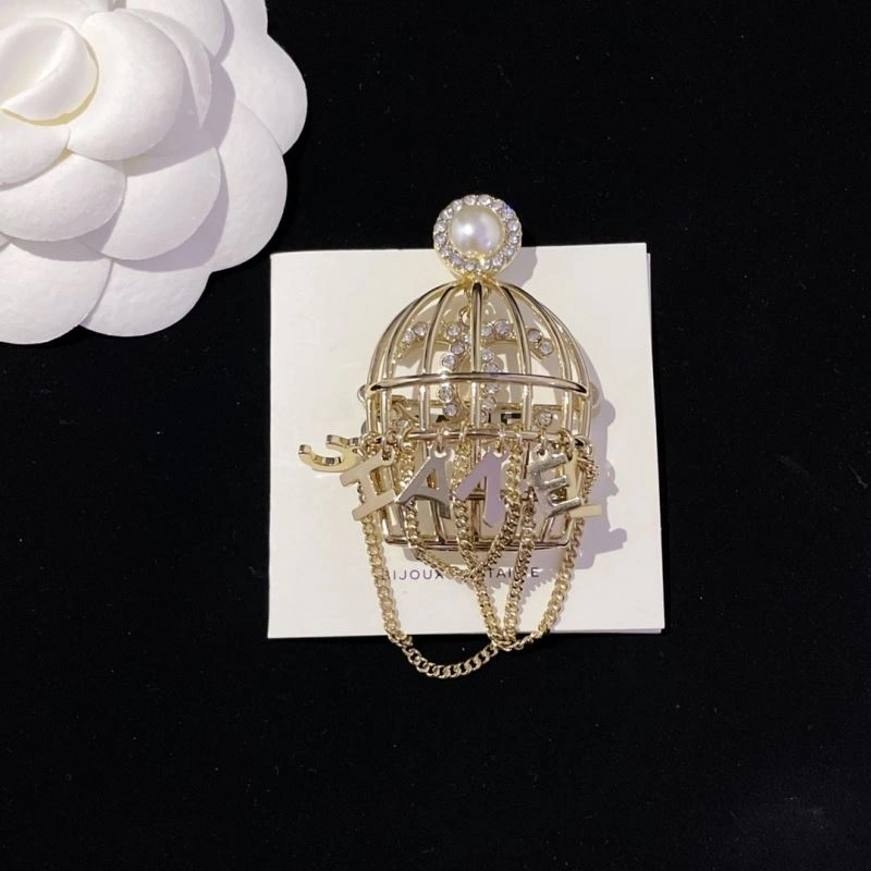 Tailored Chanel Brooches 232379