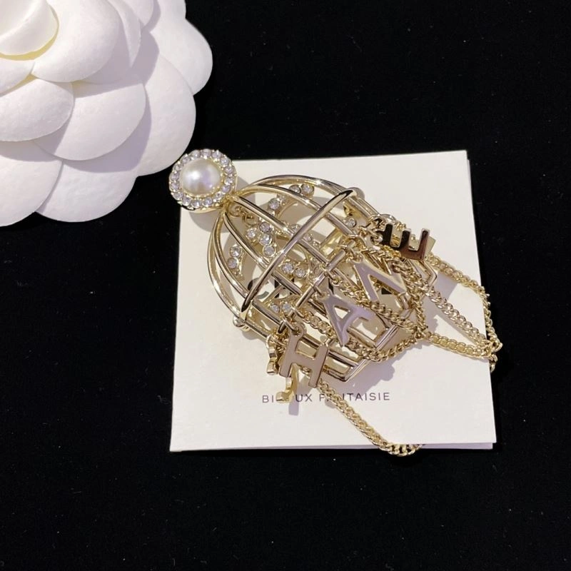 Tailored Chanel Brooches 232379