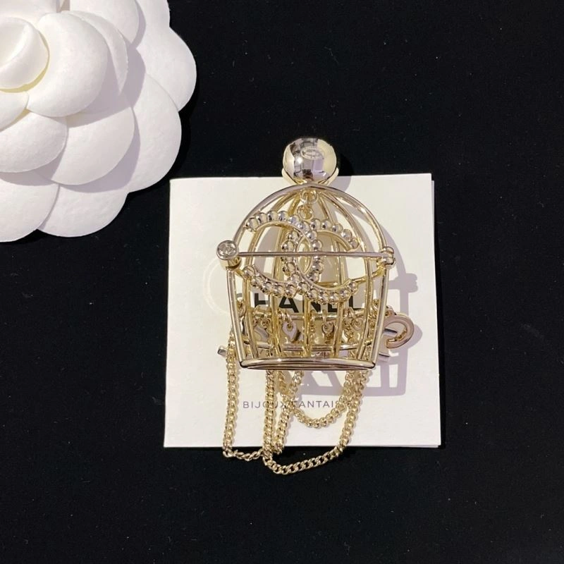 Tailored Chanel Brooches 232379