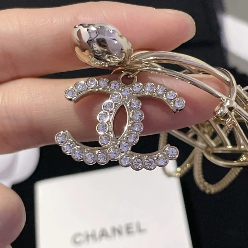 Tailored Chanel Brooches 232379