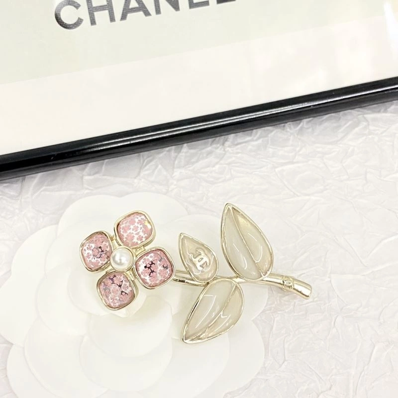 GoodFit Chanel Brooches 232347