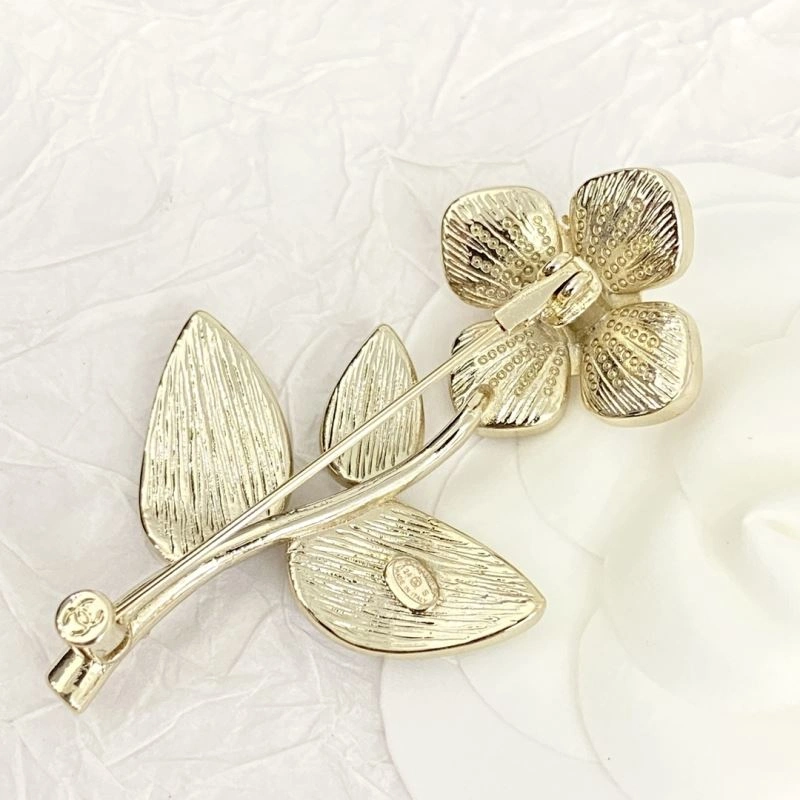 GoodFit Chanel Brooches 232347
