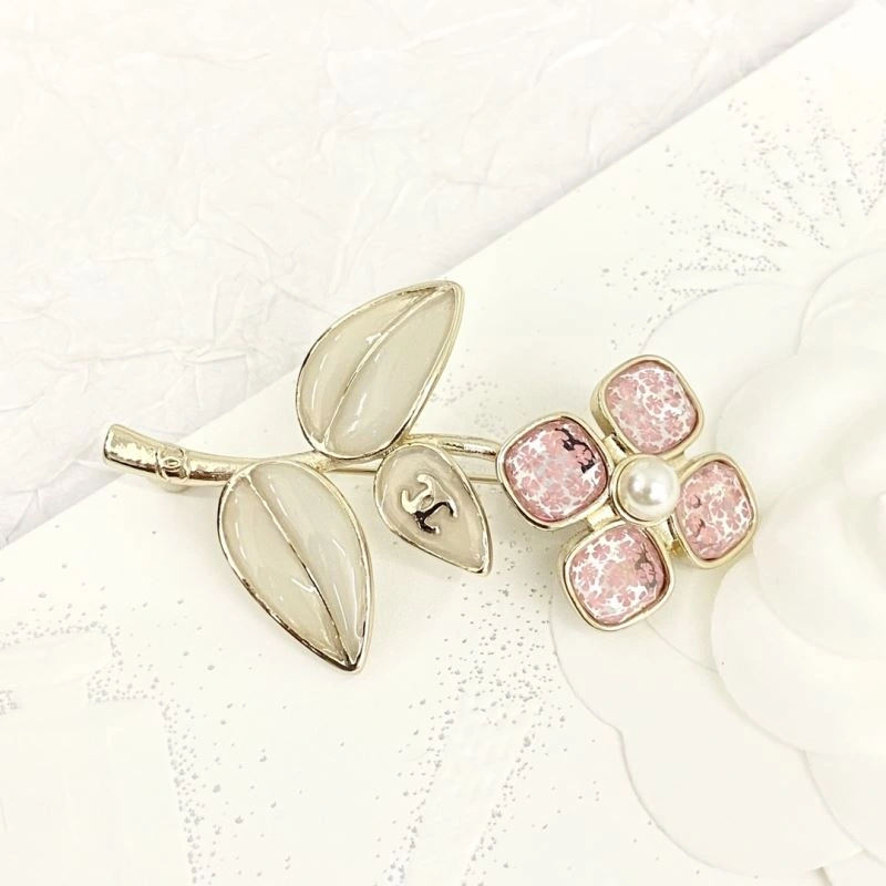GoodFit Chanel Brooches 232347