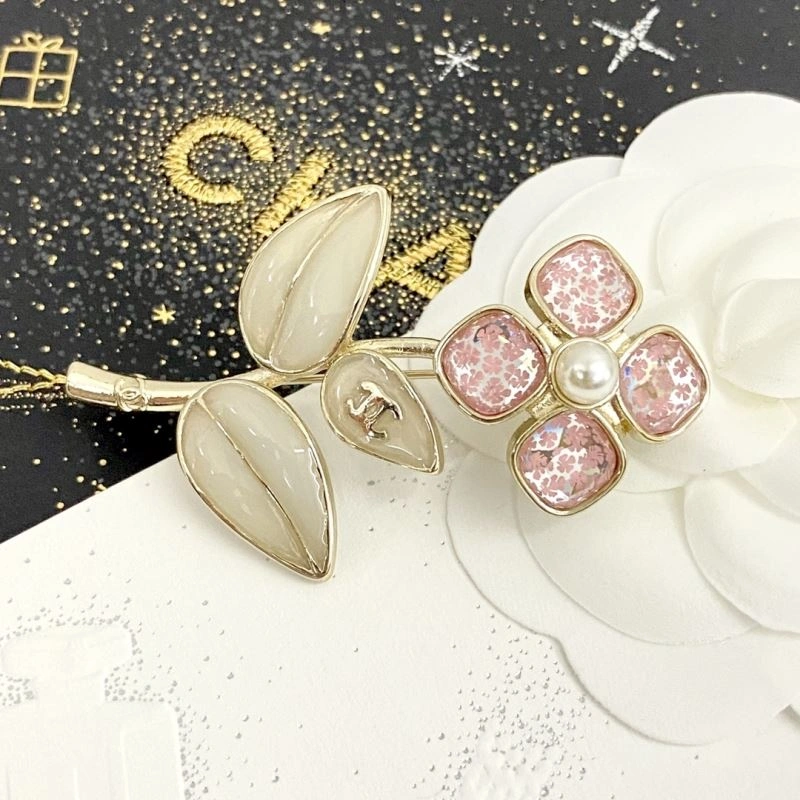 GoodFit Chanel Brooches 232347