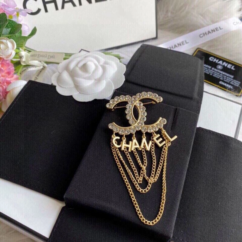 Bold Chanel Brooches 232405