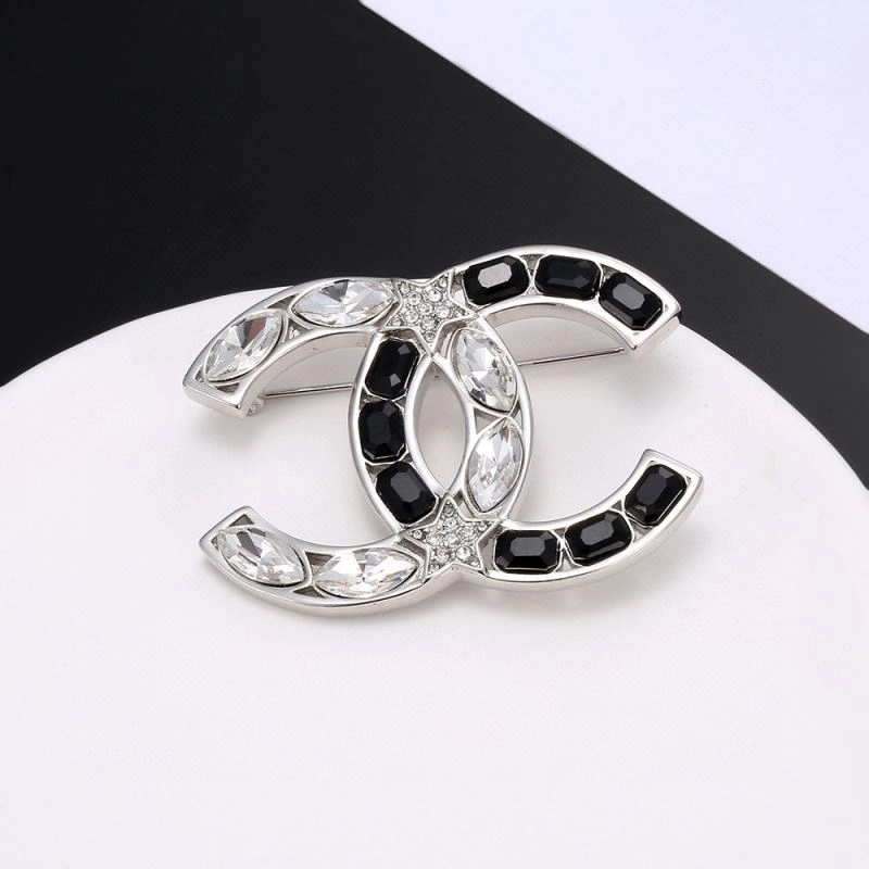 OnTrend Chanel Brooches 232340