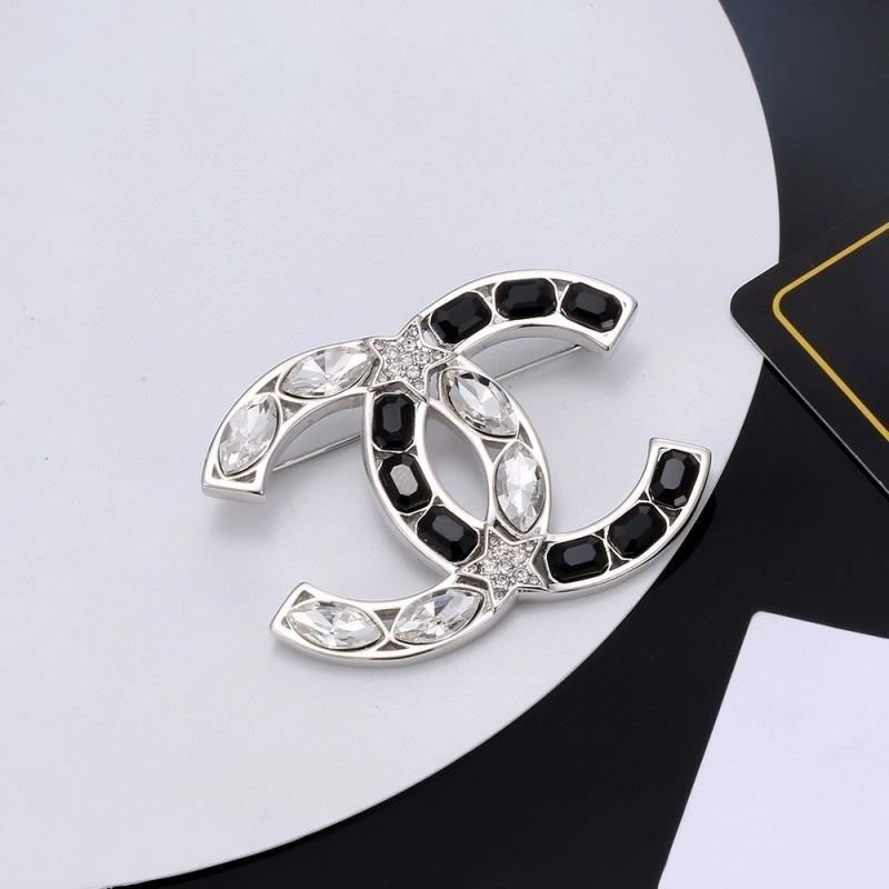 OnTrend Chanel Brooches 232340