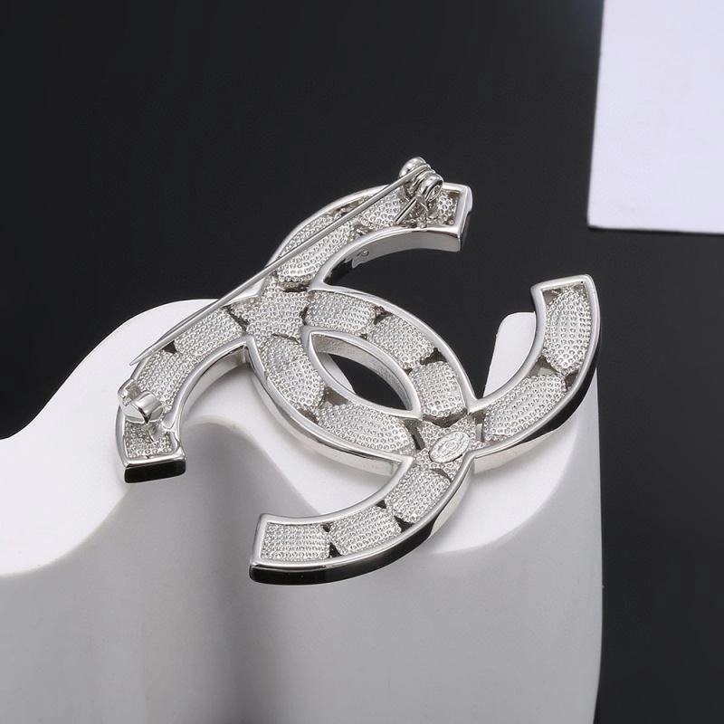 OnTrend Chanel Brooches 232340