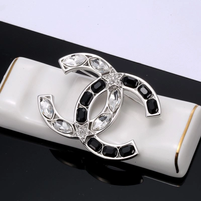 OnTrend Chanel Brooches 232340