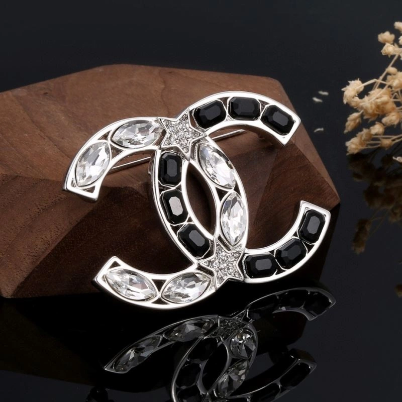 OnTrend Chanel Brooches 232340