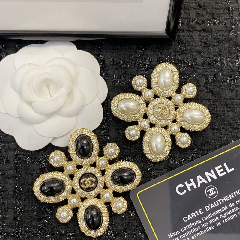Bold Chanel Brooches 232430